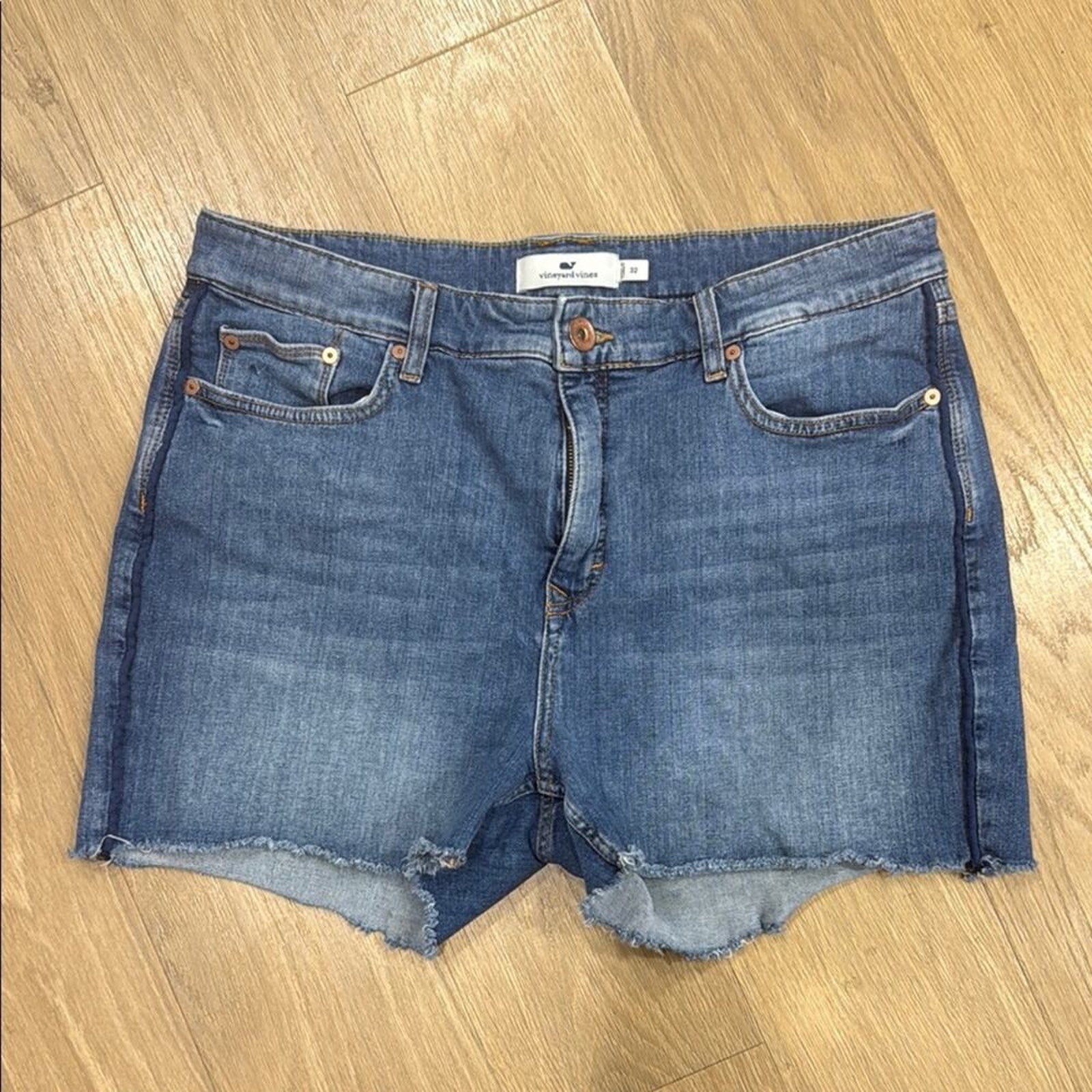 Vineyard Vines Blue Cotton Blend Raw Hem Denim Women's Shorts Size 32