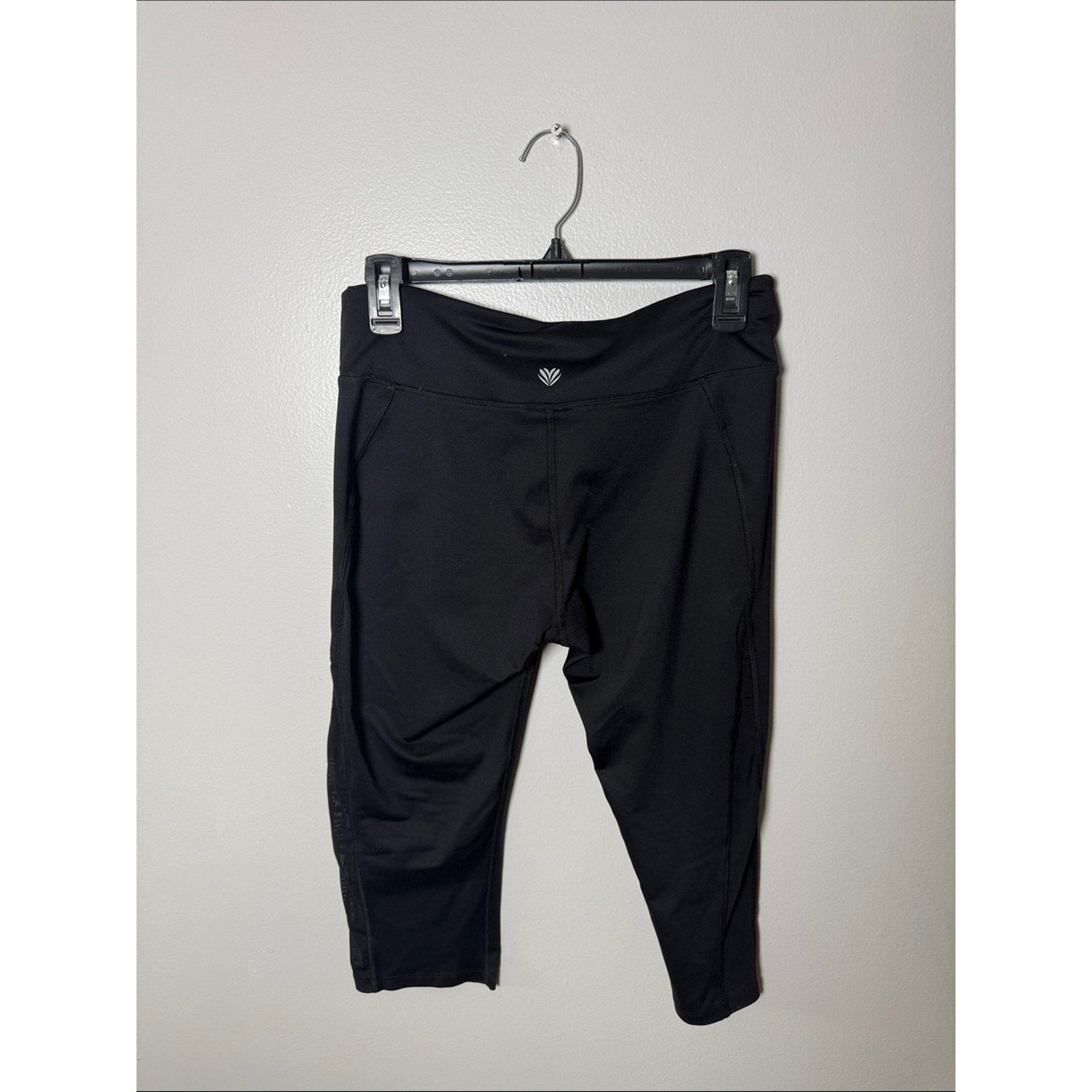 Forever 21 Black Capri Leggings Size Large