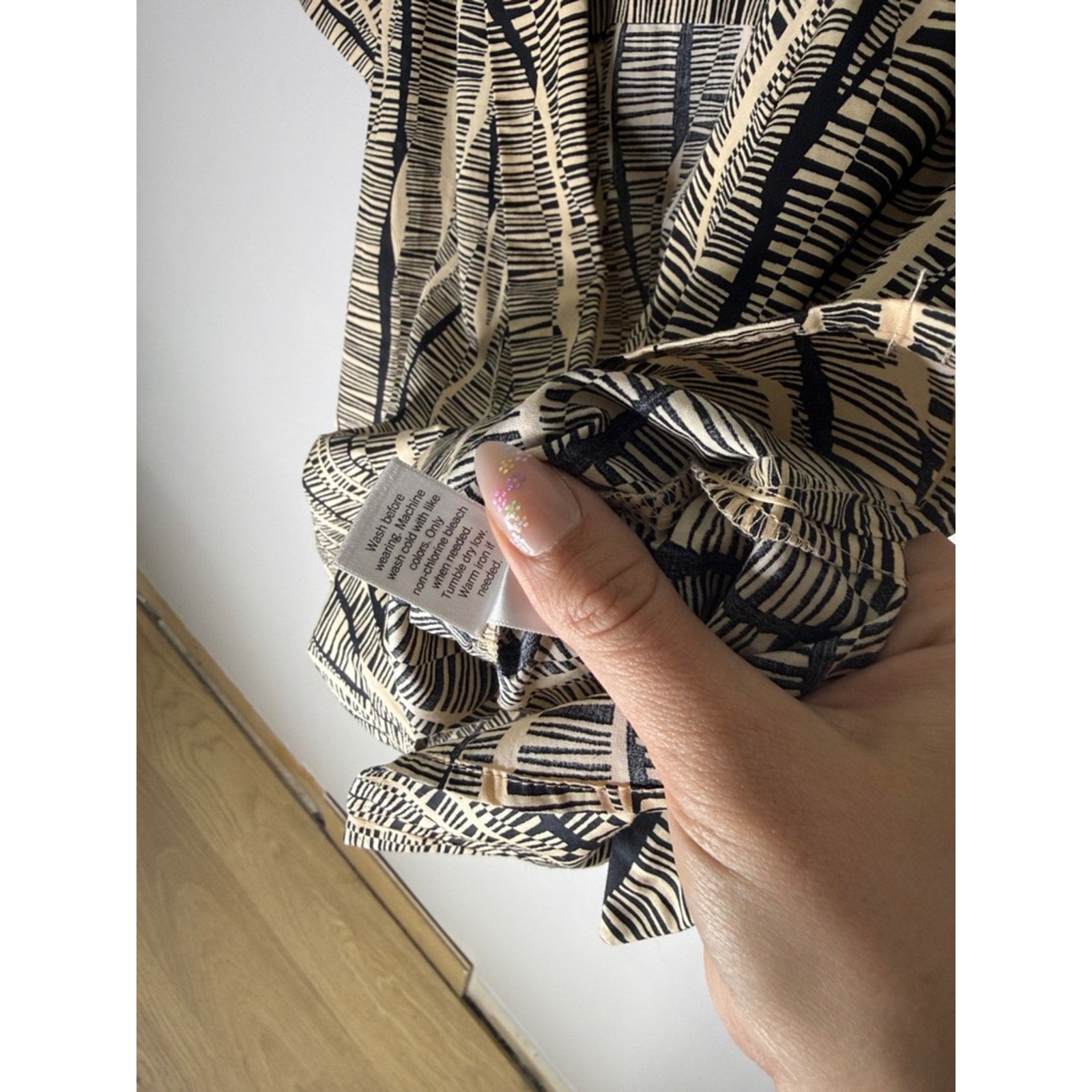 Nine West Black and Cream Patterned Wrap Blouse Size Large