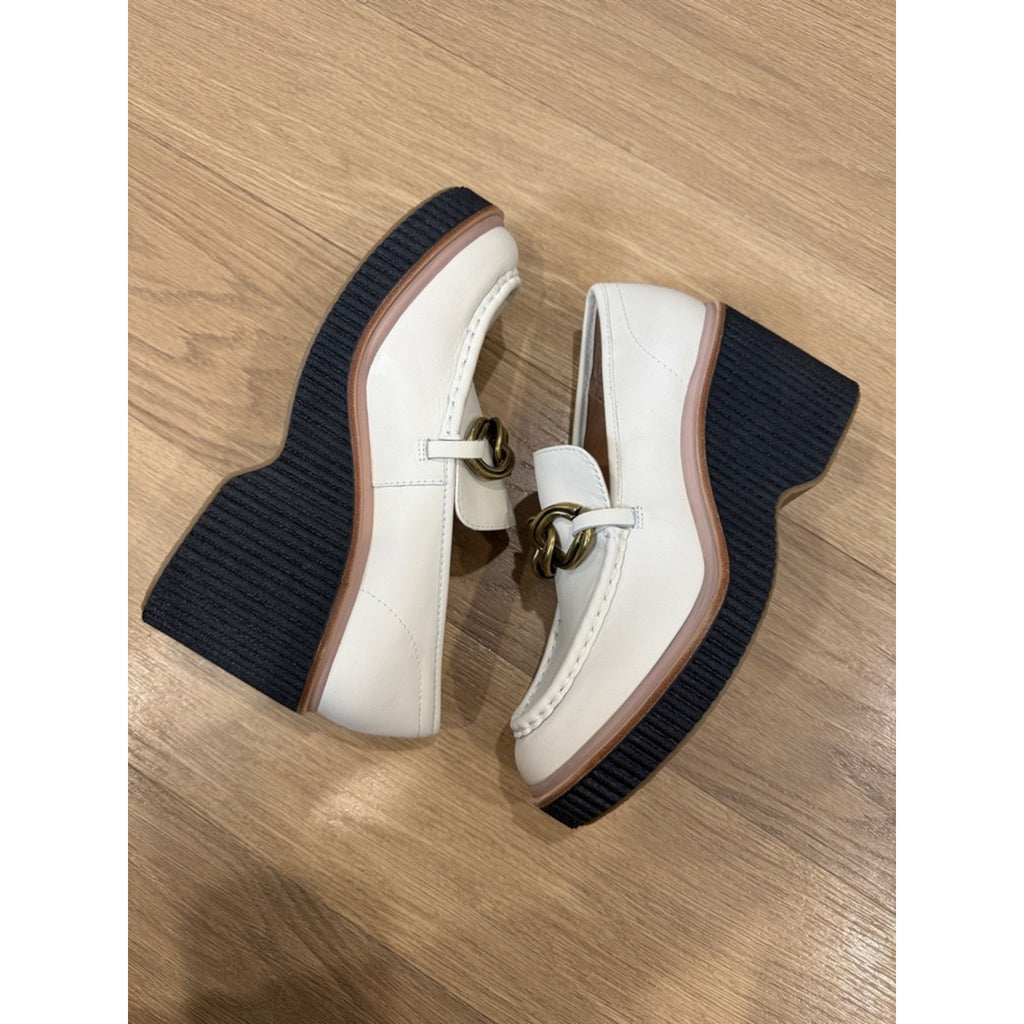 Dolce Vita Brenan Cream Platform Loafers Black Ribbed Sole and Gold Chain 9.5