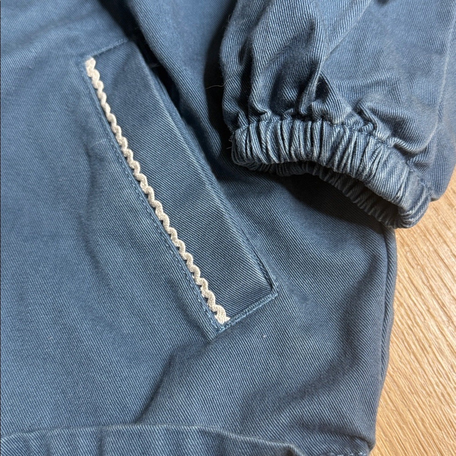 Hanna Andersson Kids Blue Hooded Embroidered Utility Jacket Size 110 or 5/6
