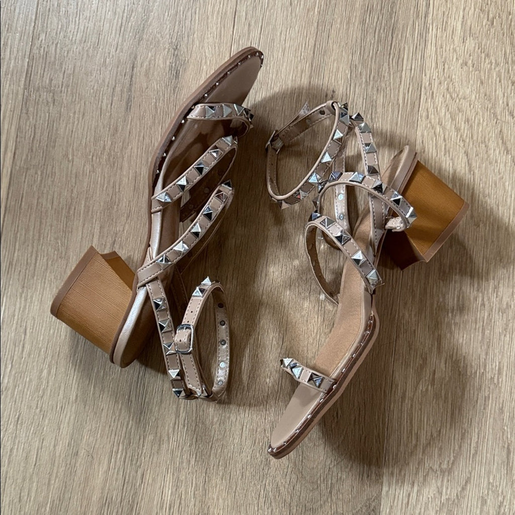 Venus Studded Block Heel Sandals in Tan and Gold Size 7.5