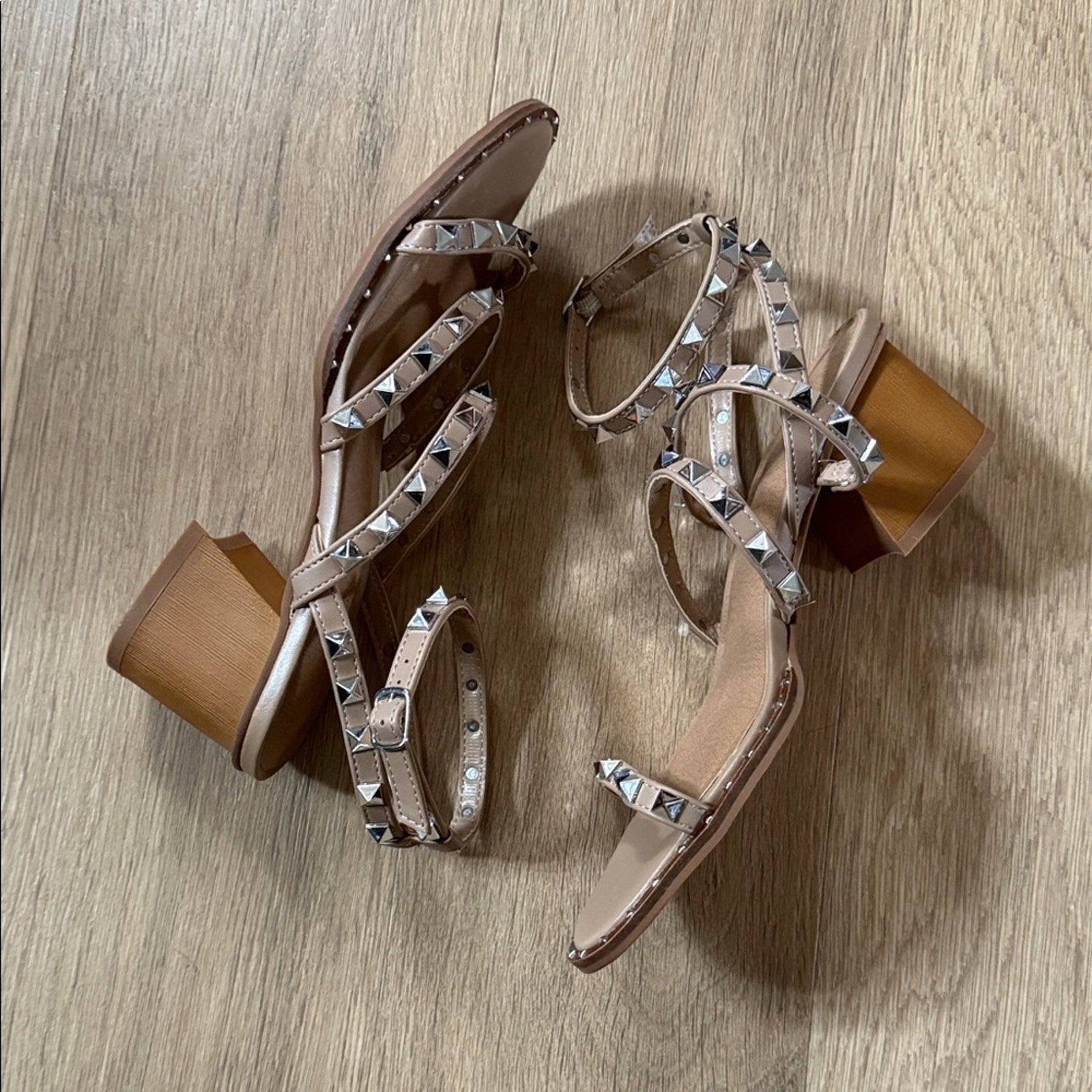 Venus Studded Block Heel Sandals in Tan and Gold Size 7.5
