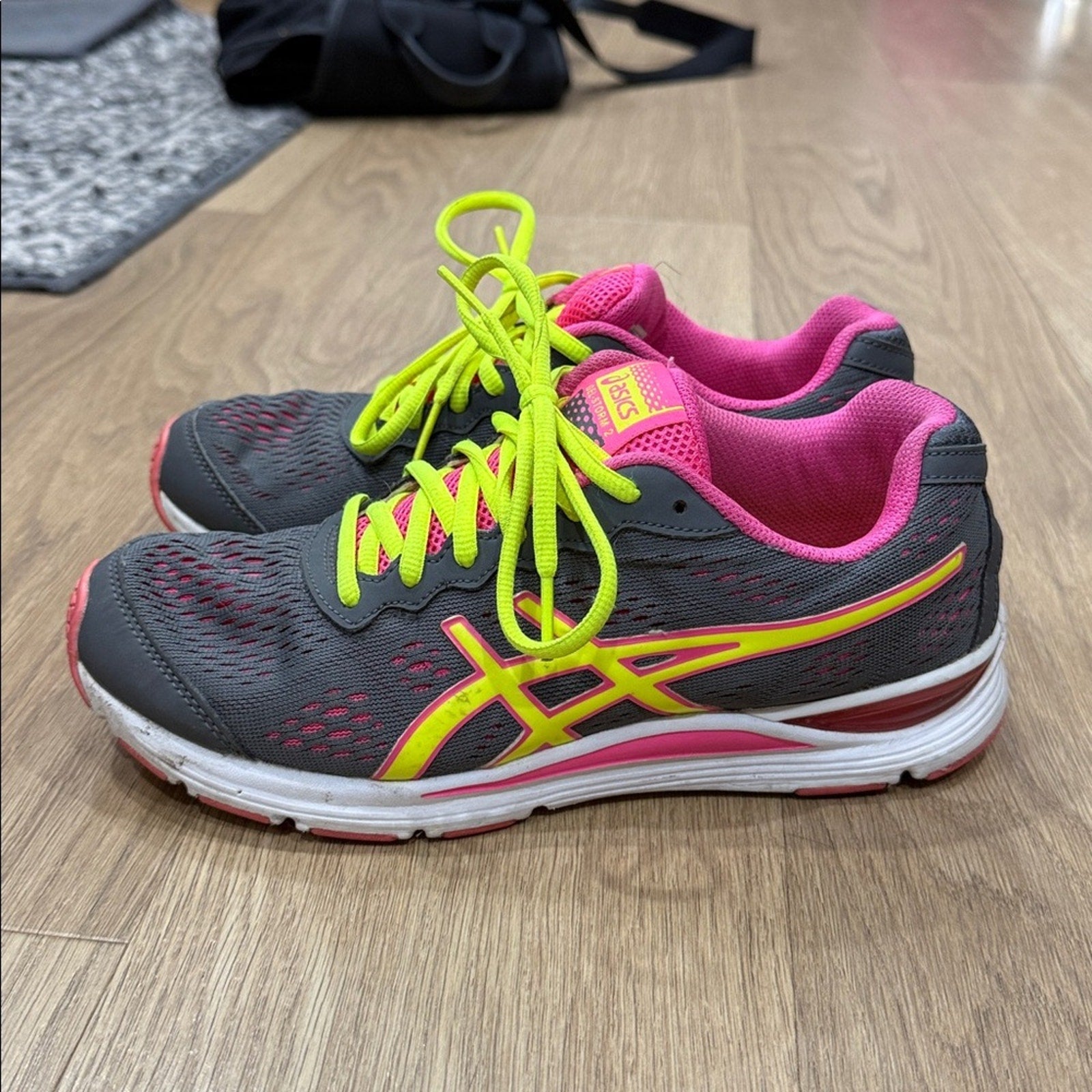 ASICS Gel-Storm 2 Women's Gray and Neon Yellow Athletic Running Shoes Size 8
