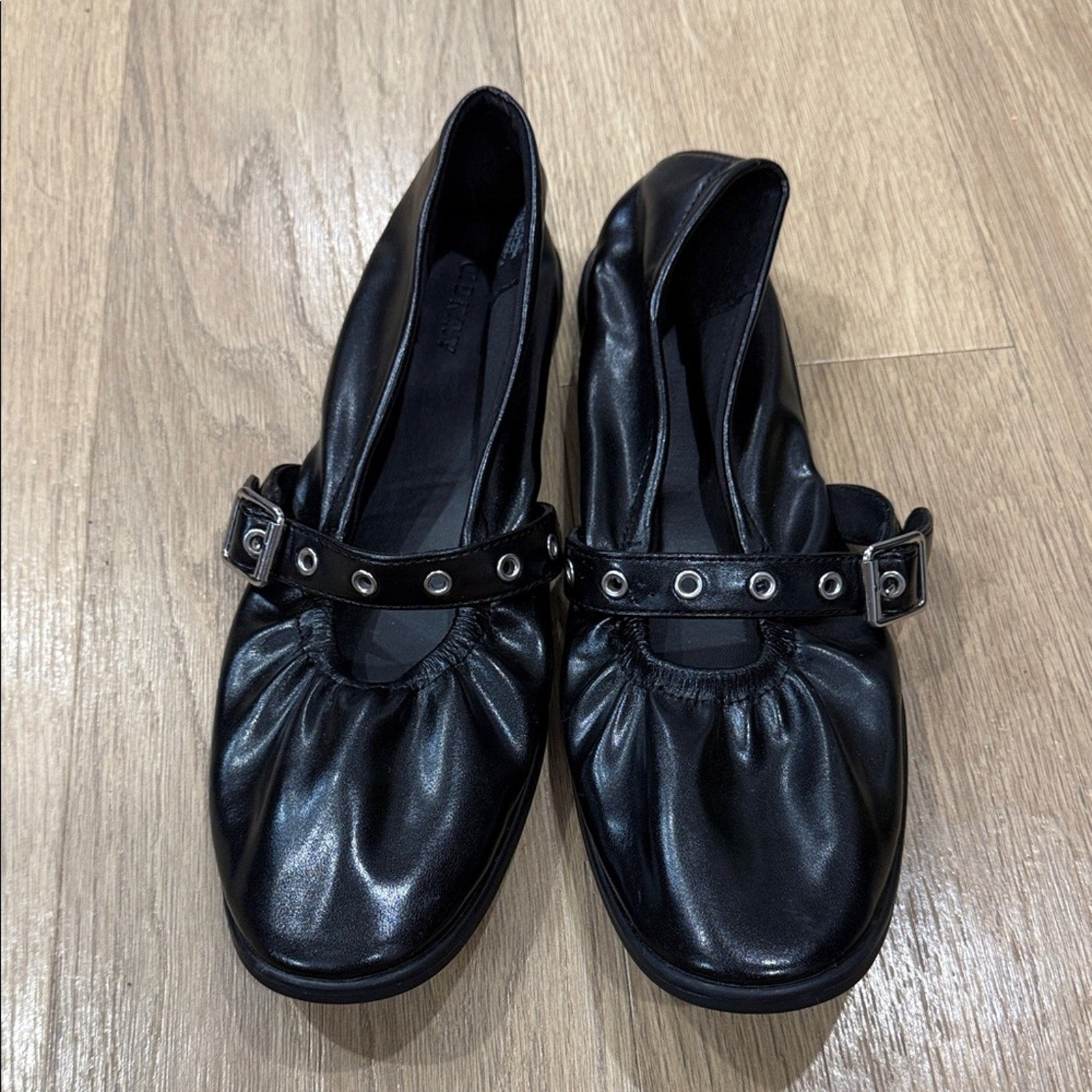 Old Navy Round Toe Ballet Flats w/ Buckle and Eyelet Strap Size 11
