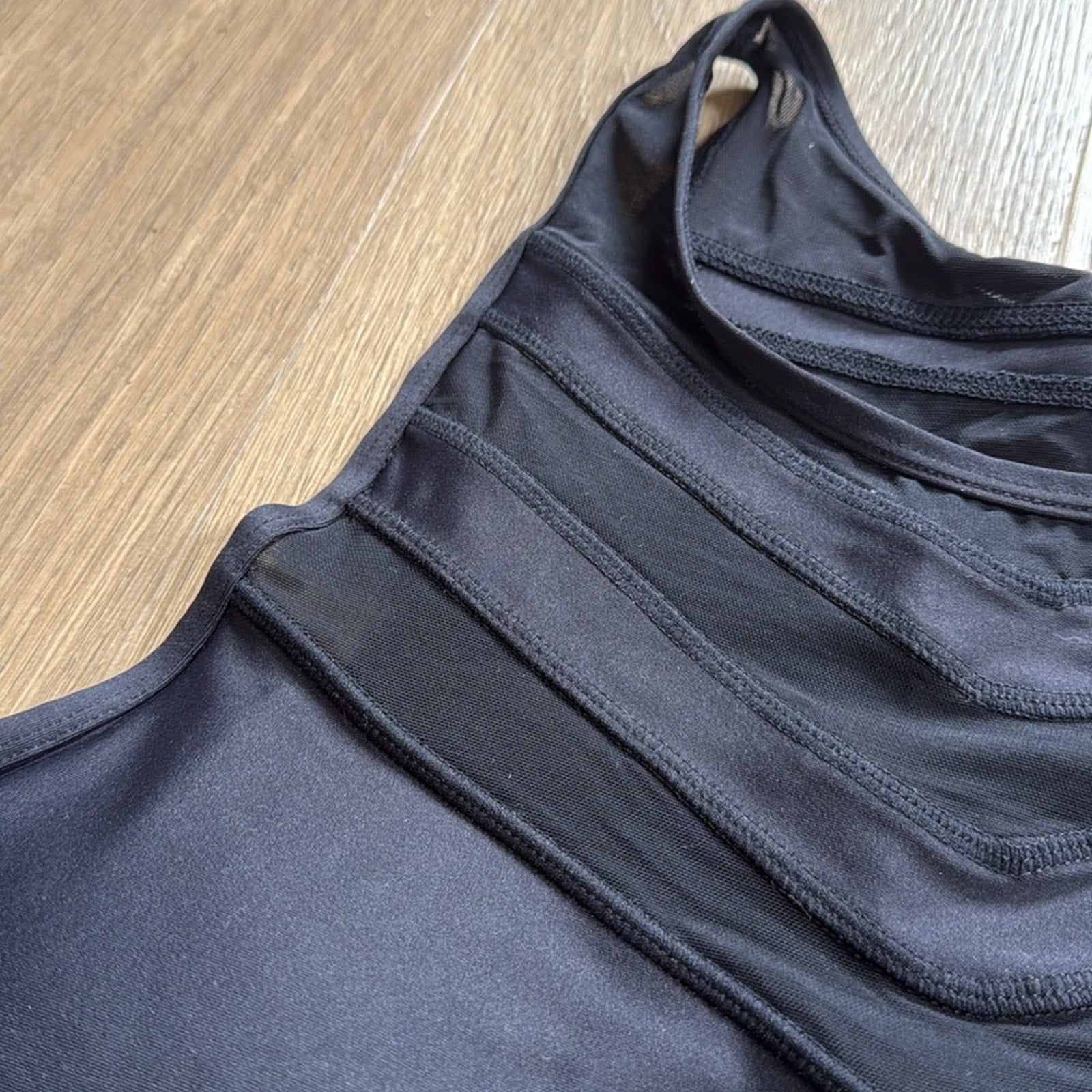 C&C California Black Sports Bra w/ Mesh Details Size XL NEW!