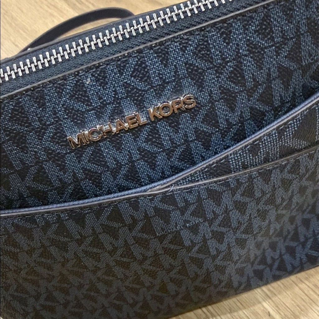 Michael Kors Jet Set Travel Med Signature Logo Dome Crossbody Bag Admiral Blue
