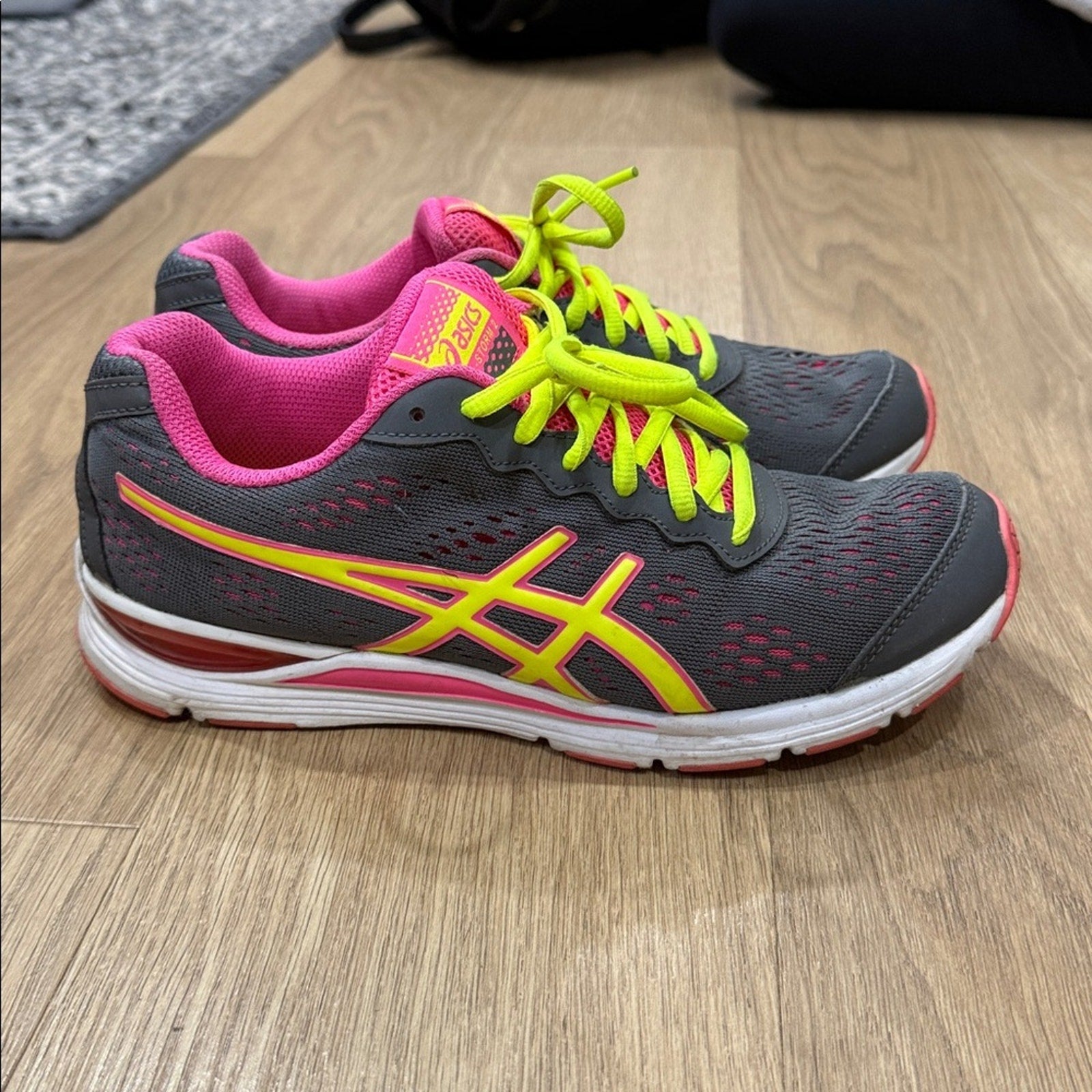 ASICS Gel-Storm 2 Women's Gray and Neon Yellow Athletic Running Shoes Size 8