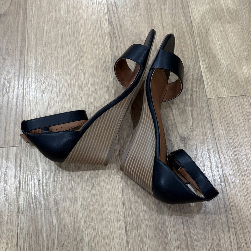 Sonoma Women's Malinois Black and Tan Wedge Heels Size 7.5