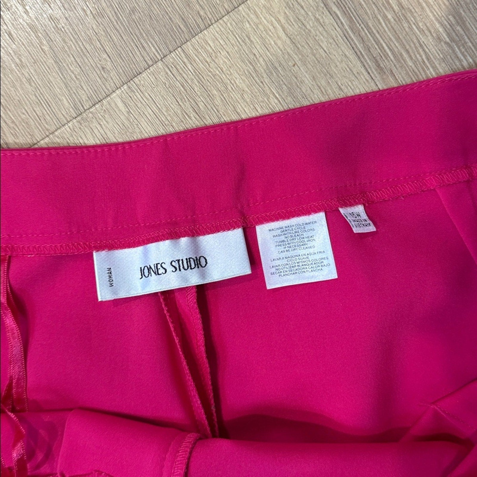 Jones Studio Fuchsia Ankle Pants Size 16W