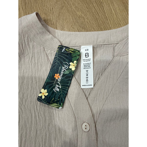 Blooming Jelly Dressy Casual Button Detail Textured V Neck Cap Sleeve Top Size XS NEW!
