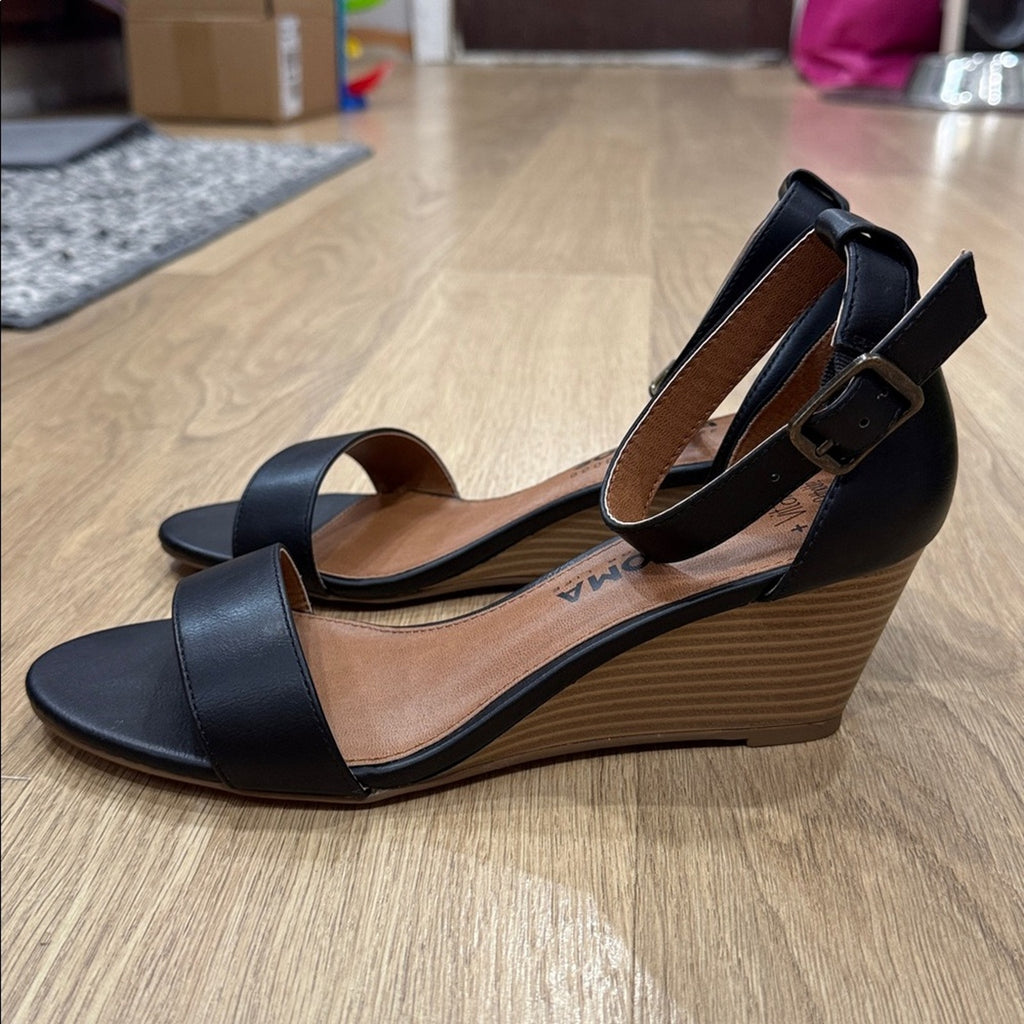 Sonoma Women's Malinois Black and Tan Wedge Heels Size 7.5