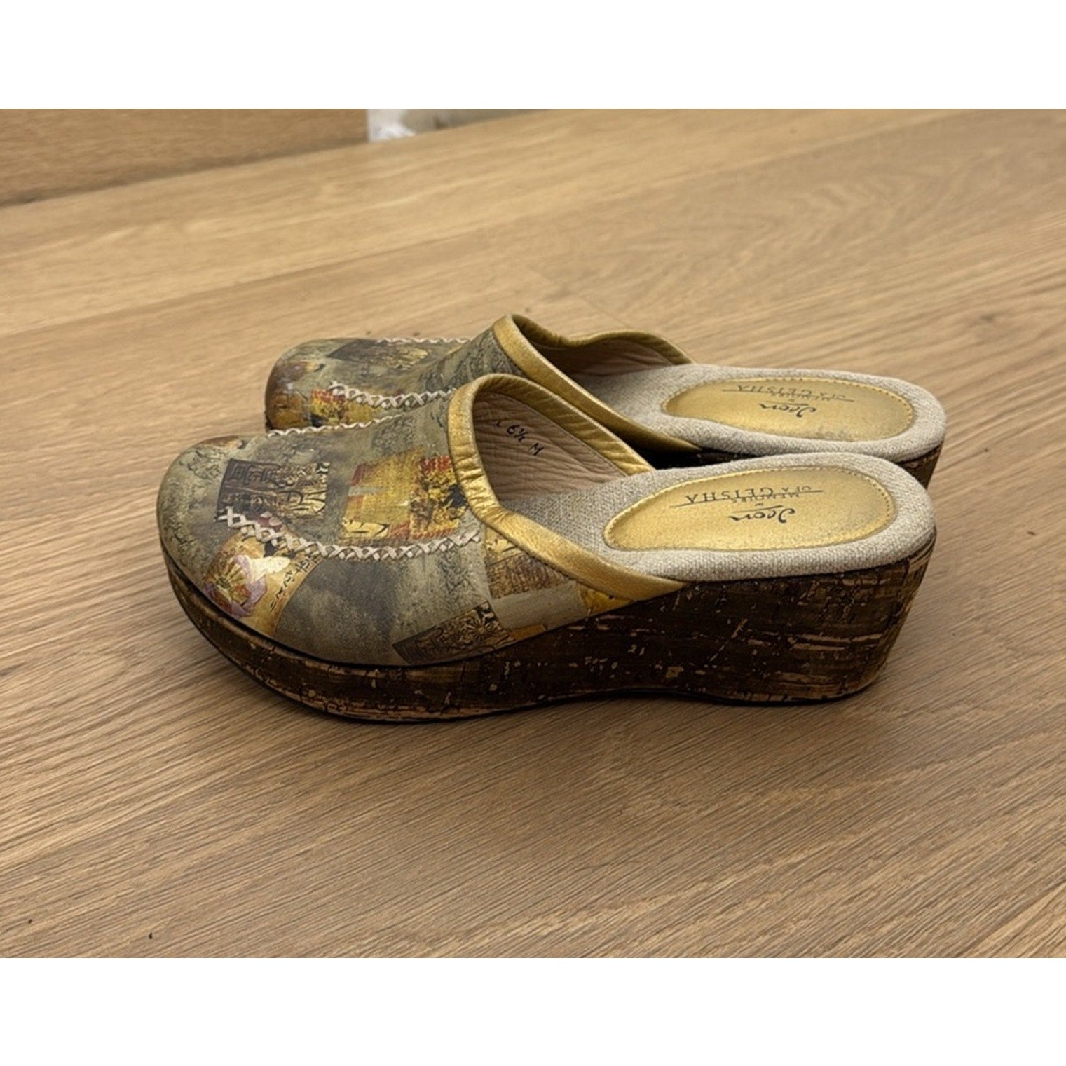 Jeon x Memories of a Geisha Artistic Gold and Brown Mules Size 6.5