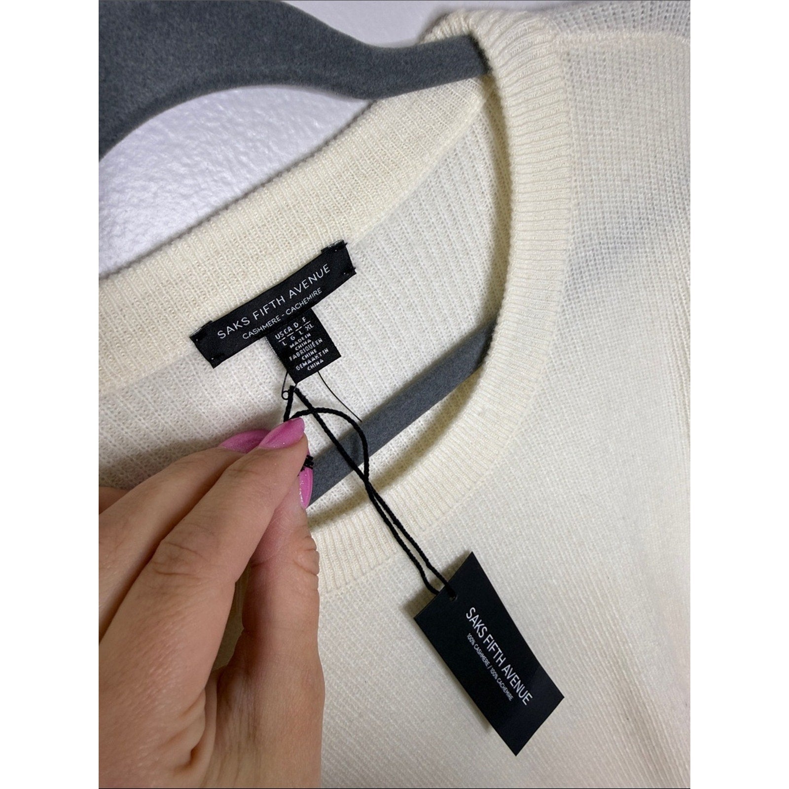 Saks Fifth Avenue Ivory Crewneck Cashmere Sweater Large New!