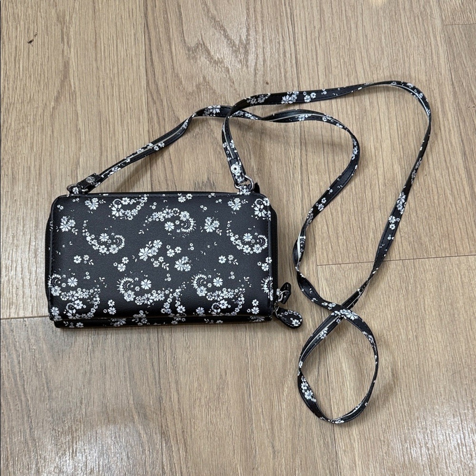 Floral Black and White Multi Pocket Crossbody Wallet Crossbody
