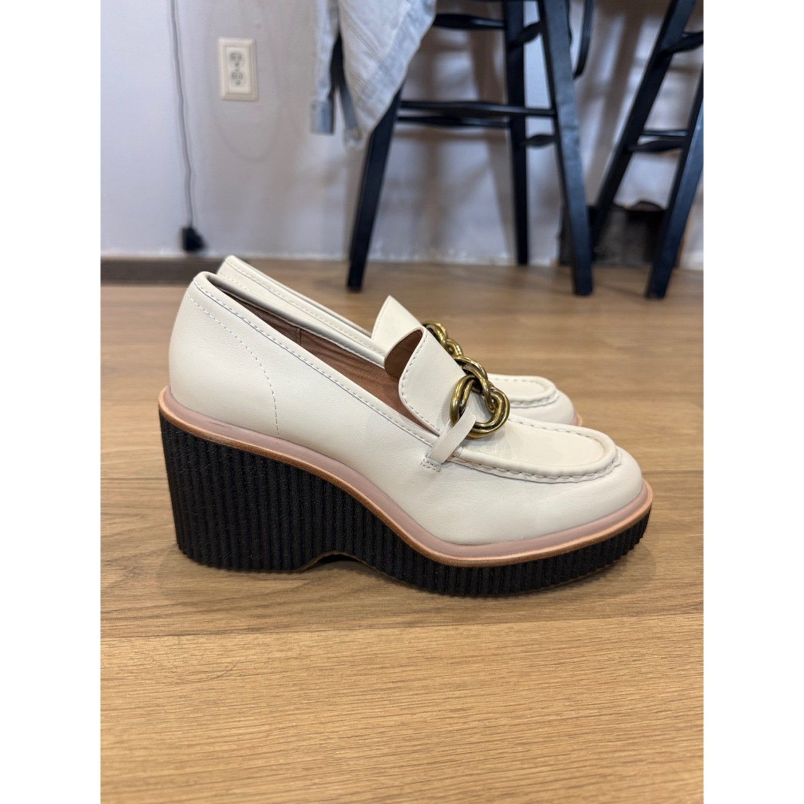 Dolce Vita Brenan Cream Platform Loafers Black Ribbed Sole and Gold Chain 9.5