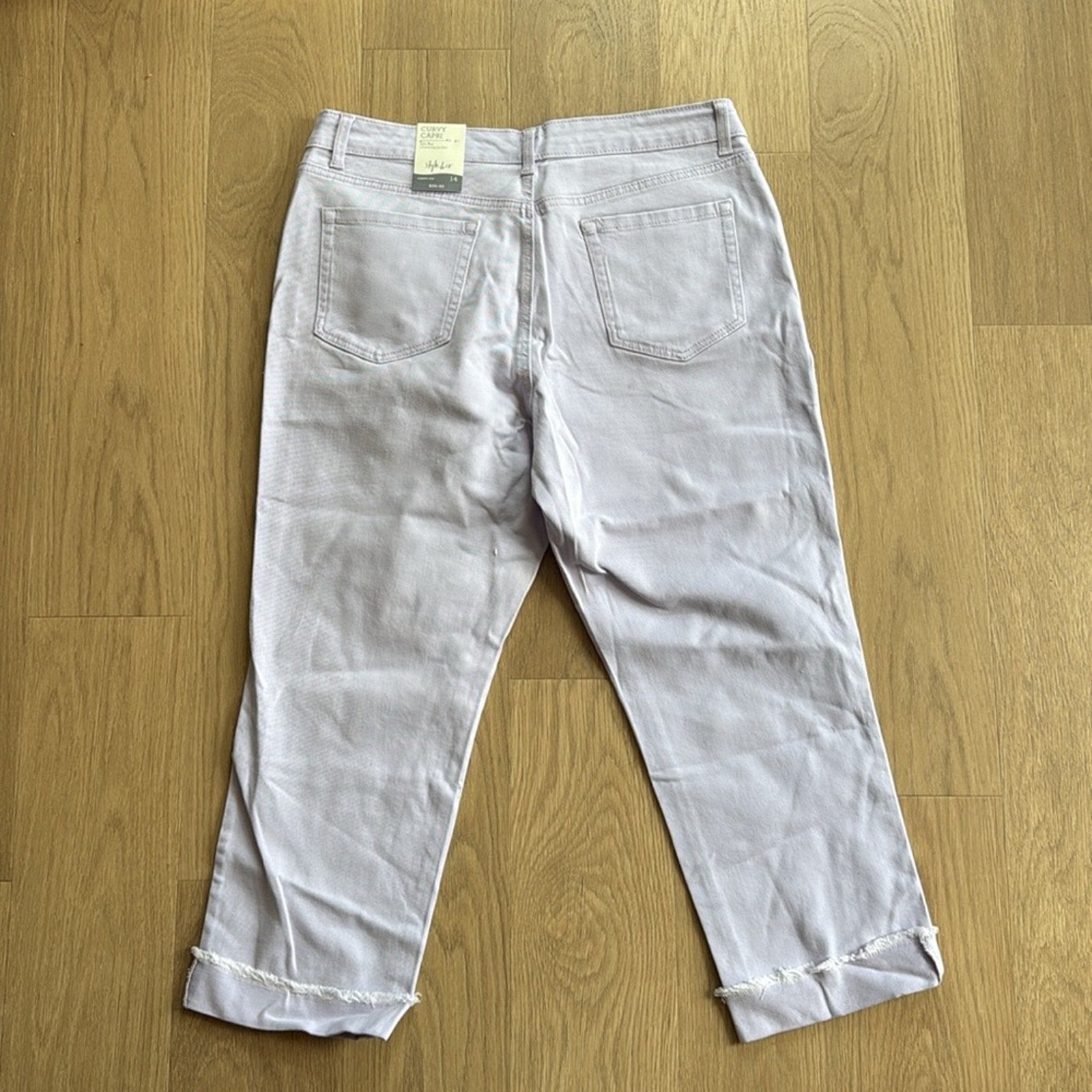 Style & Co Lavender Mid Rise Slimming Pocket in Lilac Fog Cropped Pants Size 14