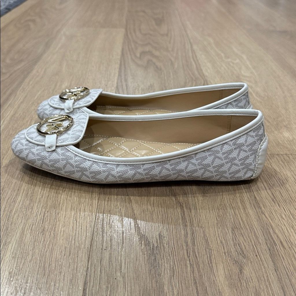 Michael Kors Lillie Logo Moccasins in Vanilla Colored Logo Print Canvas / Gold 9