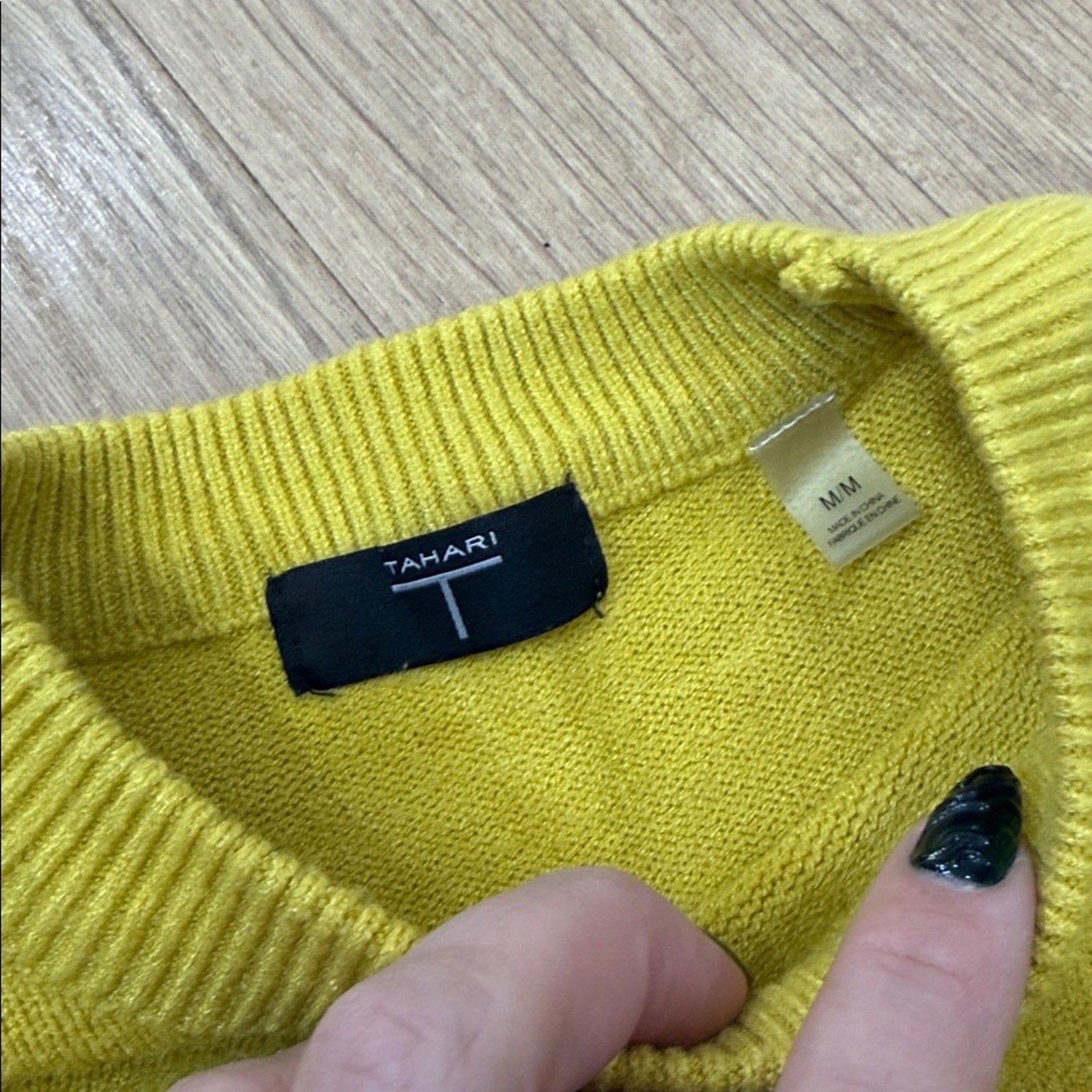 T Tahari Women's Yellow Crew Neck Sweater Size Medium