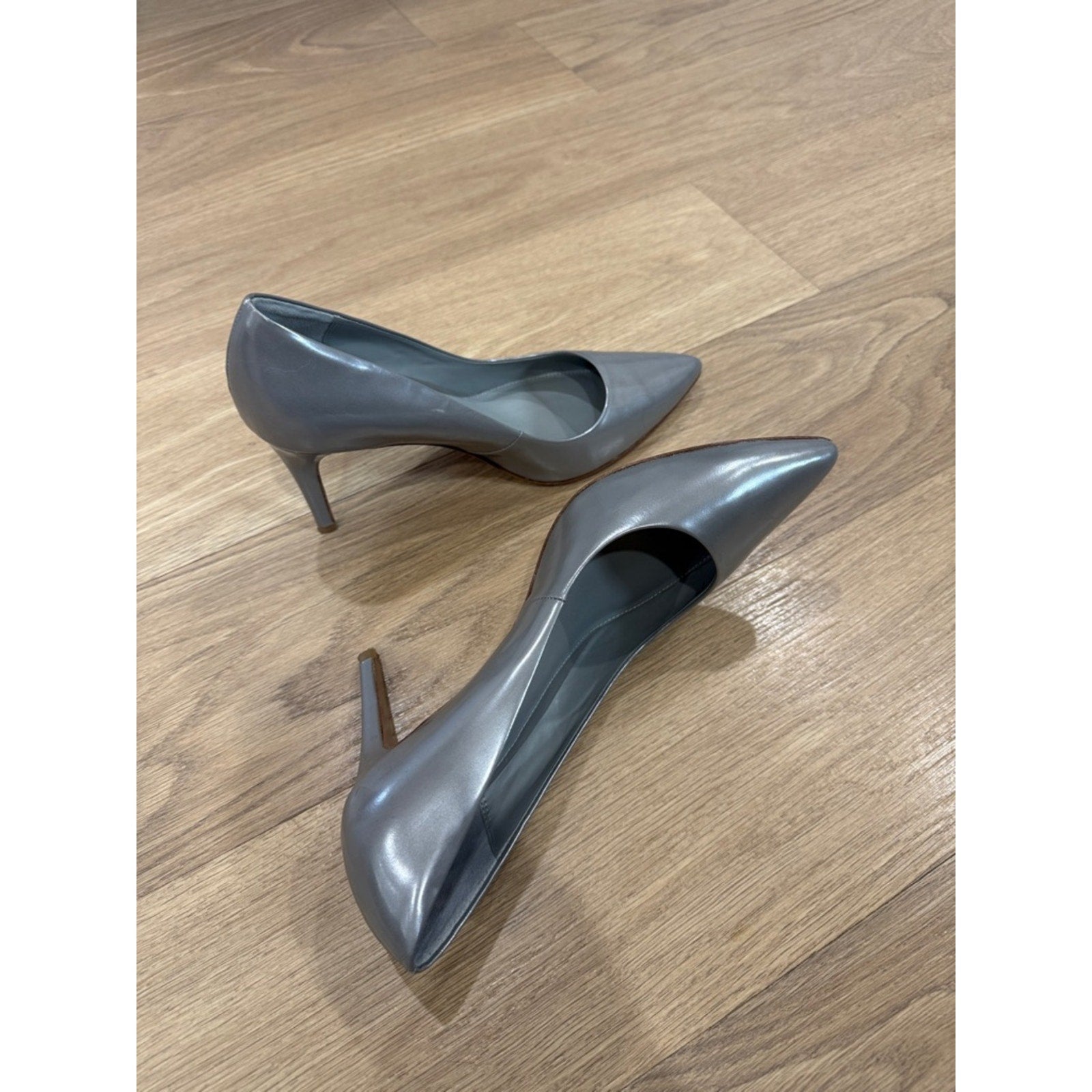 Elie Tahari Classic Pointed-Toe High Heel Pumps in Gray Size 9.5