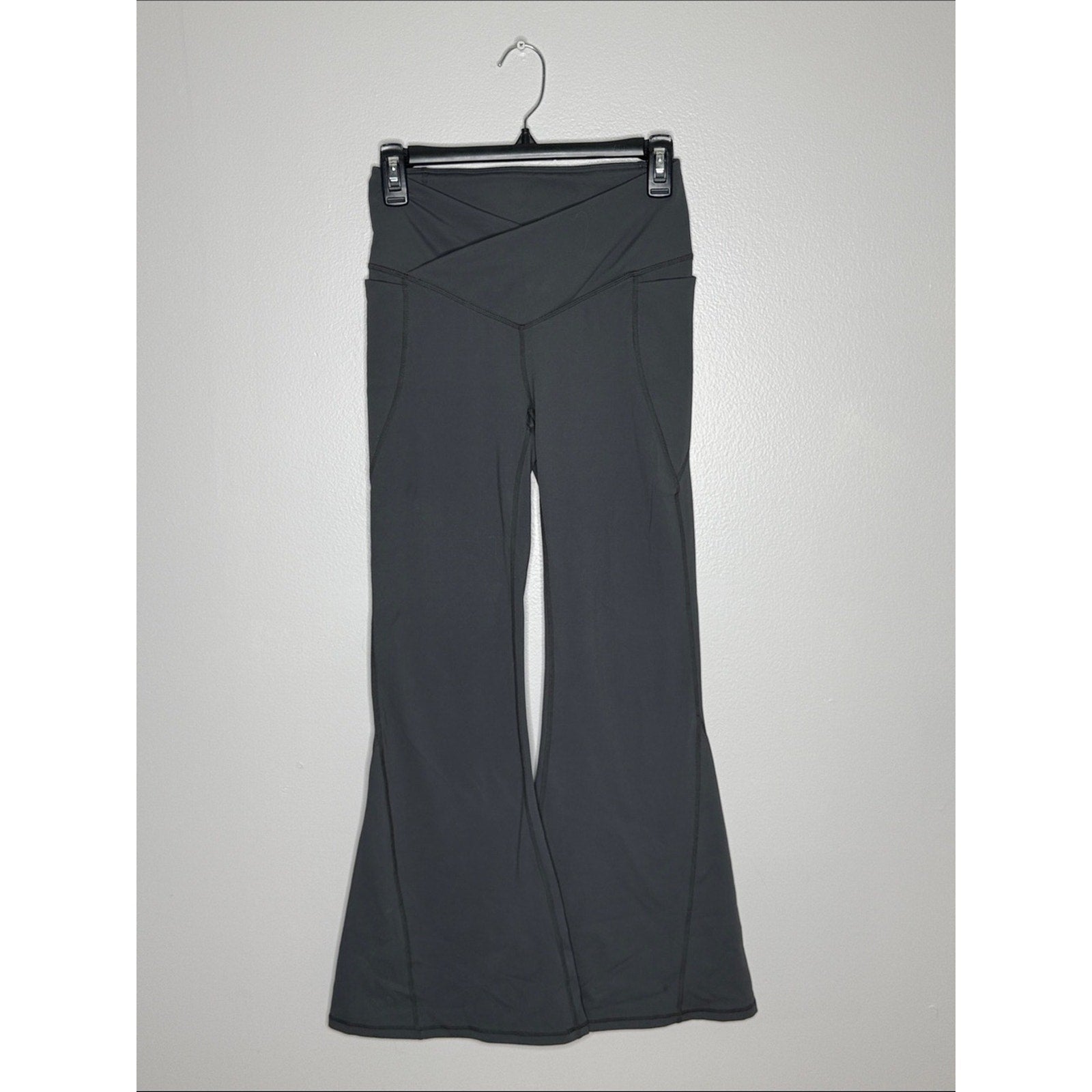 Fabletics Gray Pureluxe V-Waist Flare Yoga Pants Size Small