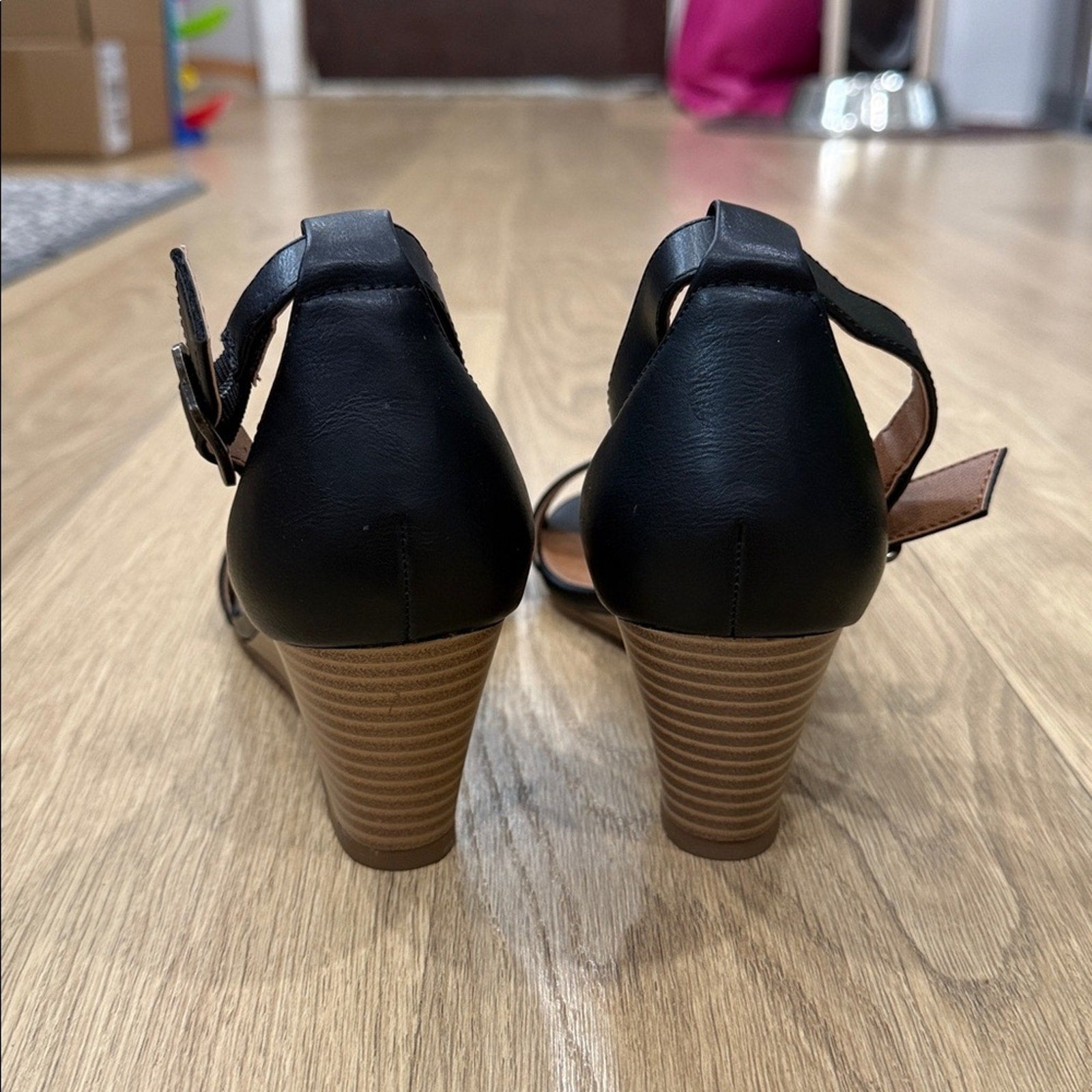 Sonoma Women's Malinois Black and Tan Wedge Heels Size 7.5
