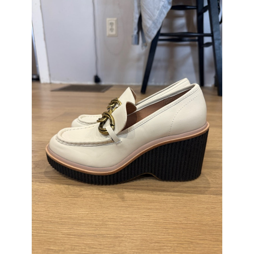 Dolce Vita Brenan Cream Platform Loafers Black Ribbed Sole and Gold Chain 9.5