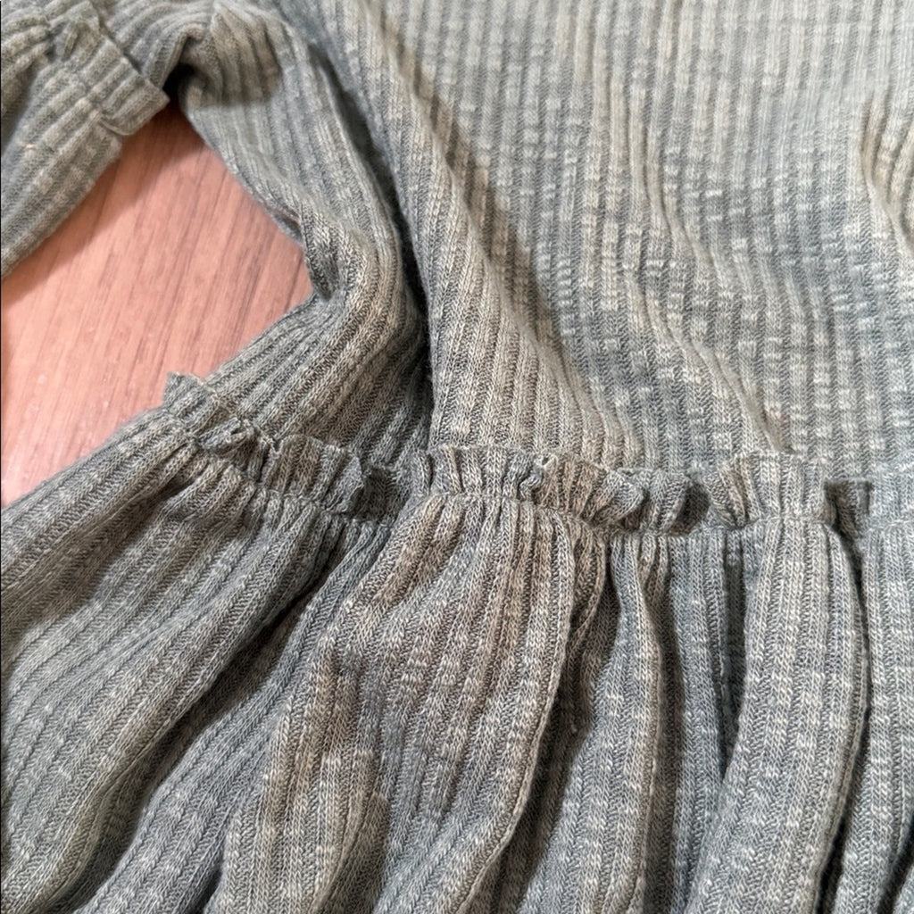 Altar'd State Green Ribbed Raw Hem Balloon Sleeve Top Size Small