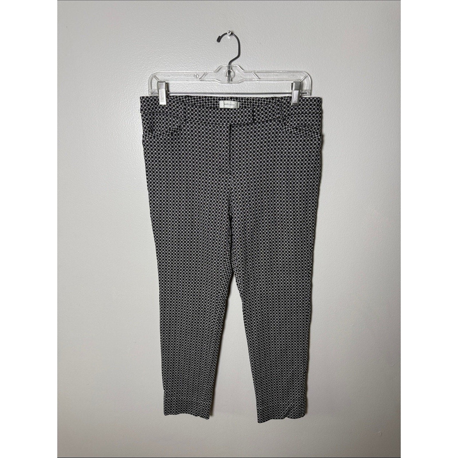 Van Heusen Black & White Geo Print Slim Ankle Pants Size 8