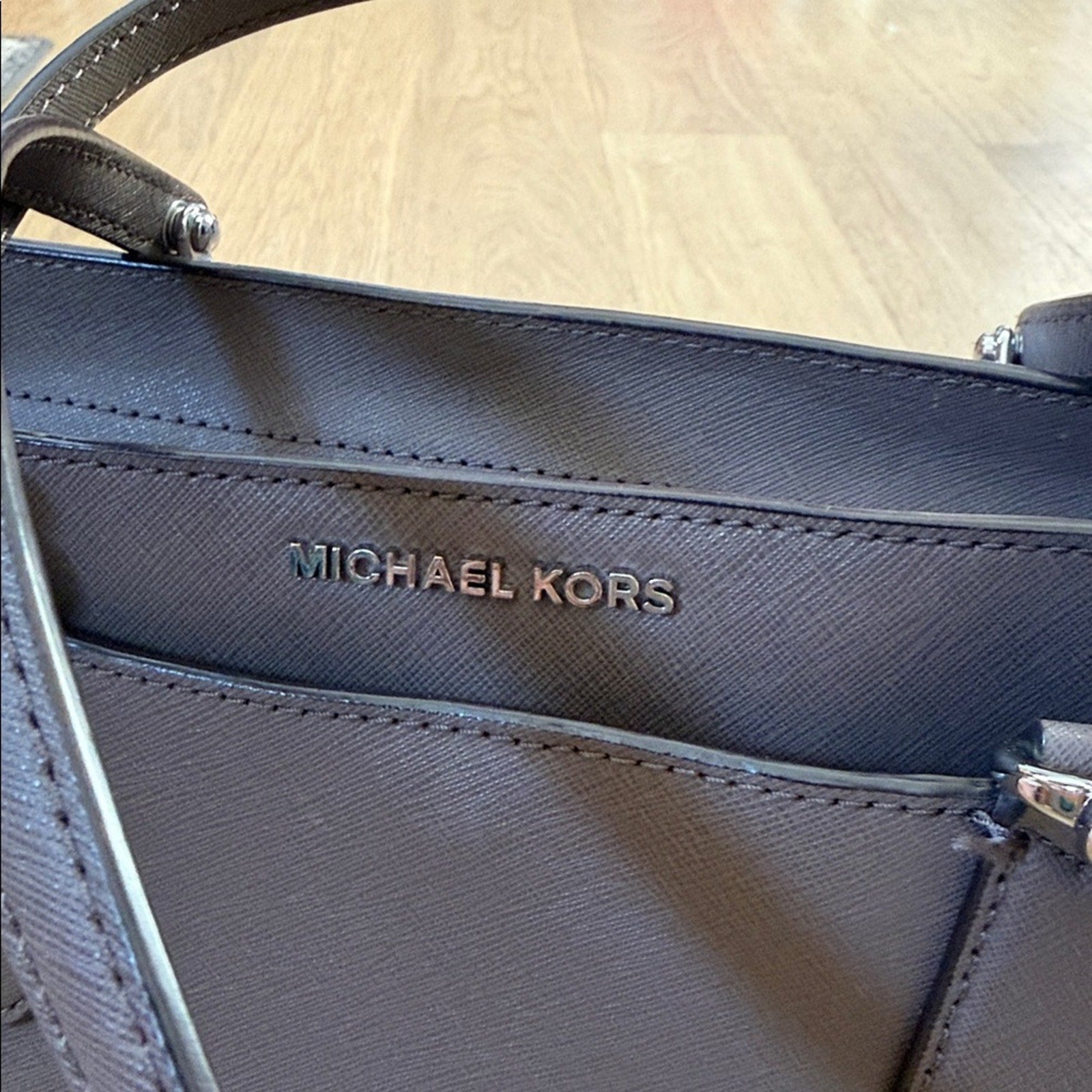 Michael Kors Dee Dee Lg Convertible Tote in Cinder / Dark Taupe Saffiano Leather