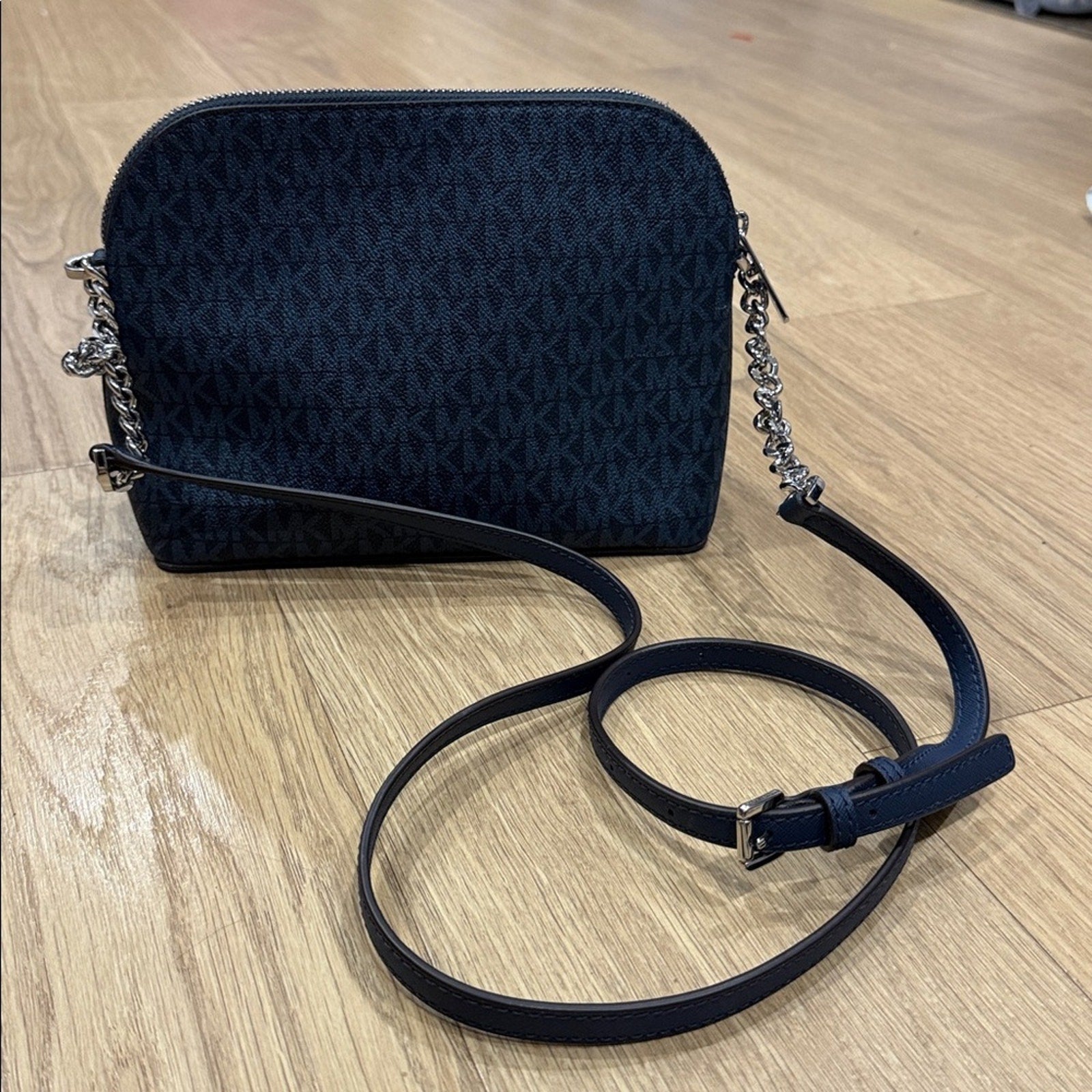 Michael Kors Jet Set Travel Med Signature Logo Dome Crossbody Bag Admiral Blue
