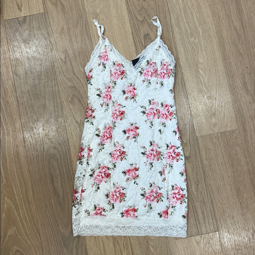 Forever 21 White and Pink Floral Lace Slip Dress Size Medium NWT