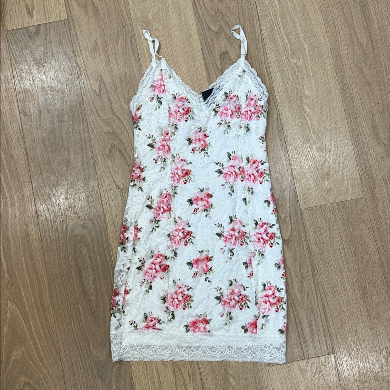 Forever 21 White and Pink Floral Lace Slip Dress Size Medium NWT