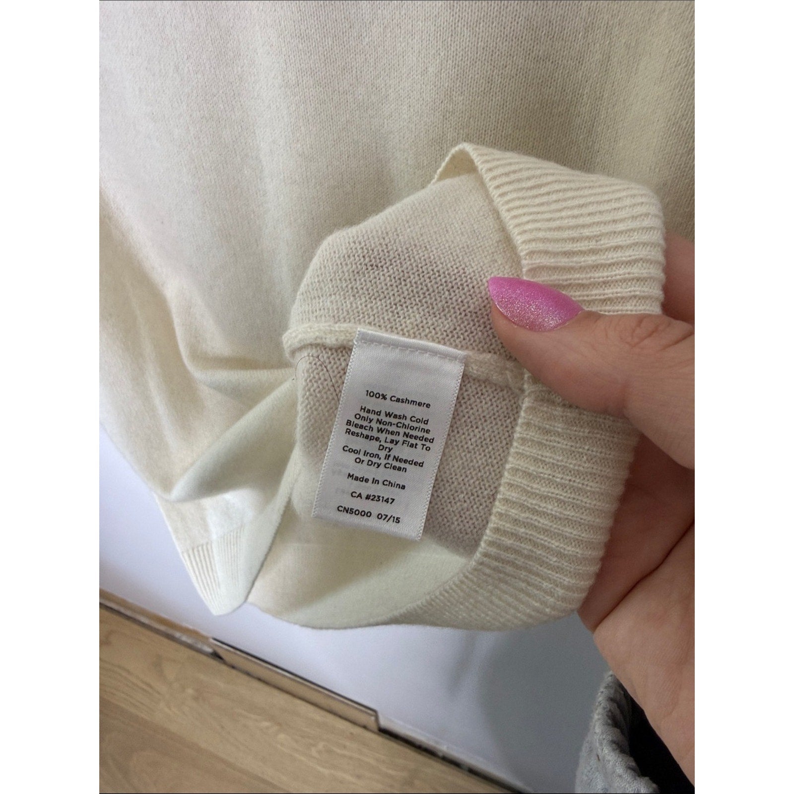 Talbots Cream Crewneck Cashmere Sweater Size Medium