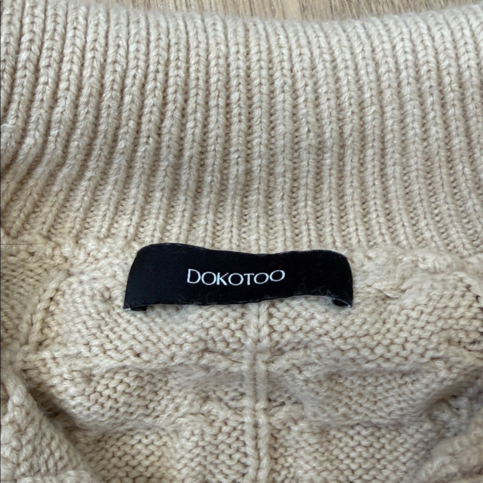 Dokotoo Women's Beige and Black Cable Knit Cardigan Sweater Size Medium