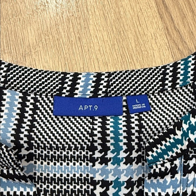Apt. 9 Black and Blue Plaid Sleeveless Button-Up Top Size Large