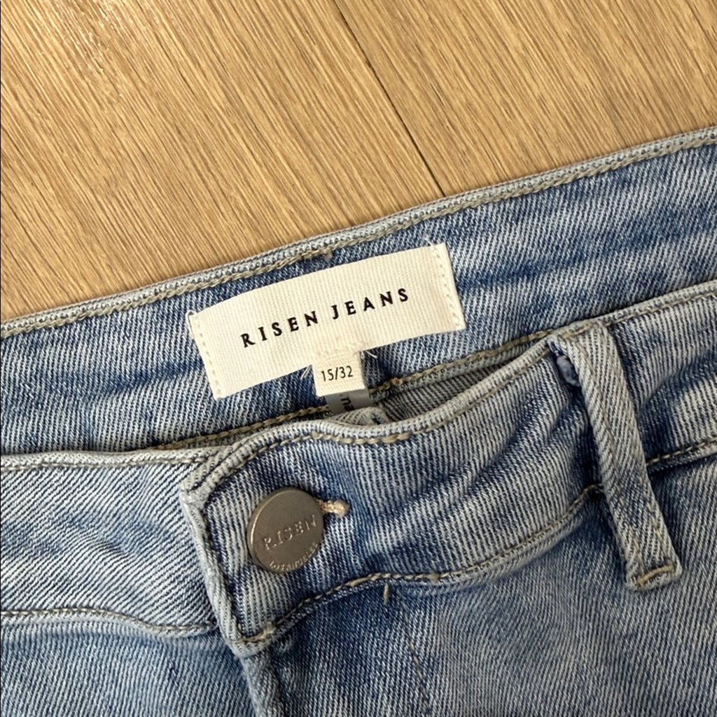 Risen Wide Leg High Rise Classic Blue Jeans Size 32 / 14