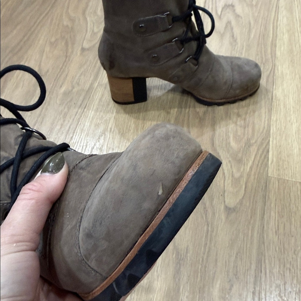 Sorel Women's Addington Lace-Up Leather Ankle Boots - Taupe, Size 9.5