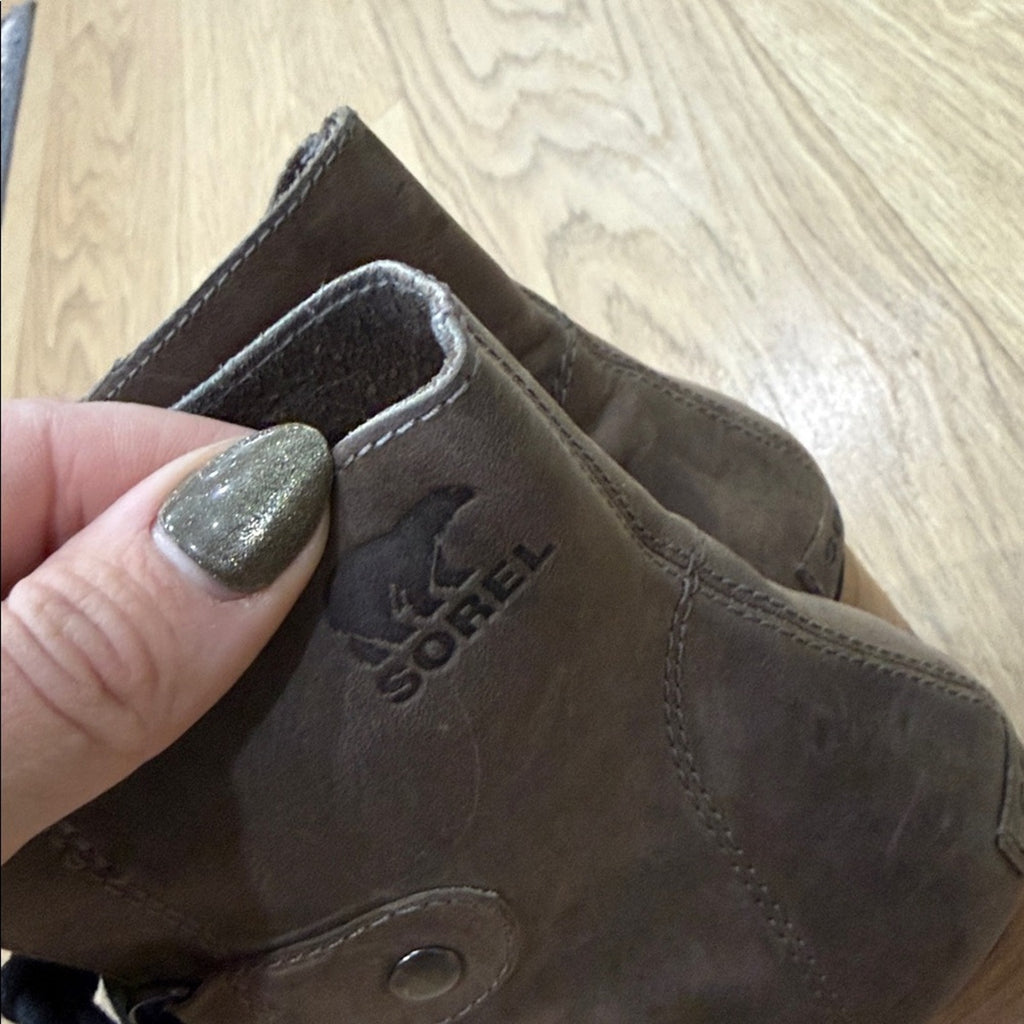 Sorel Women's Addington Lace-Up Leather Ankle Boots - Taupe, Size 9.5