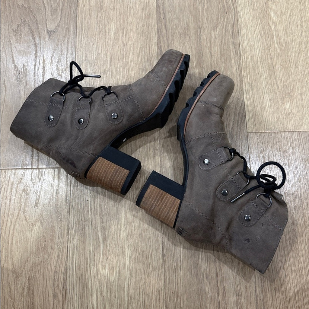 Sorel Women's Addington Lace-Up Leather Ankle Boots - Taupe, Size 9.5