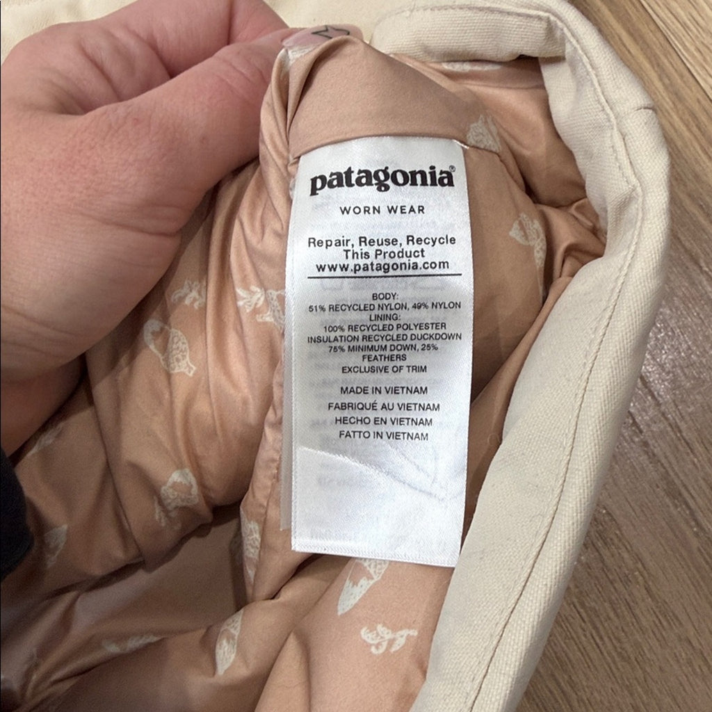 Patagonia Women's Bivy Hooded Down Vest - Oyster White & Pink Size Large