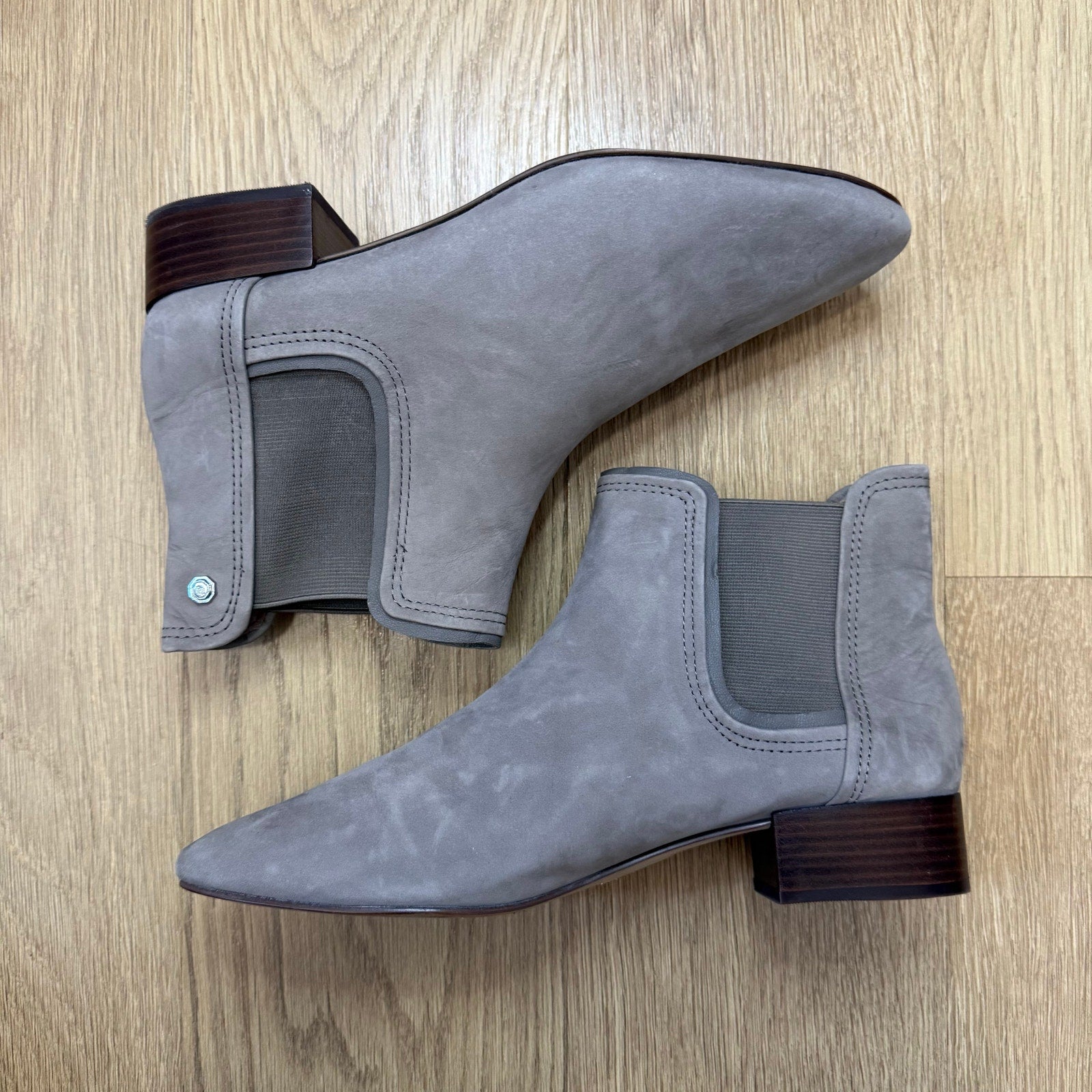 Louise et Cie Lo Waldon Chelsea Boots: Classic Leather Ankle Booties Size 11