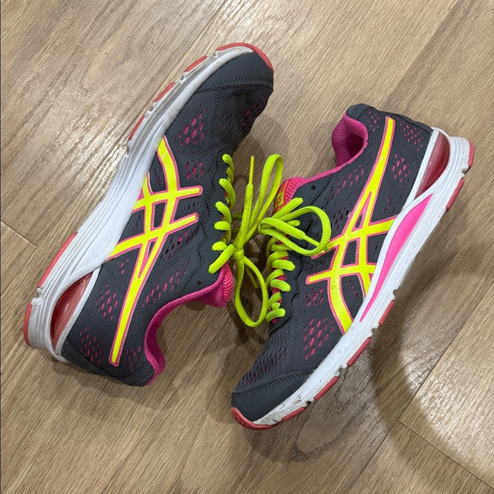 ASICS Gel-Storm 2 Women's Gray and Neon Yellow Athletic Running Shoes Size 8