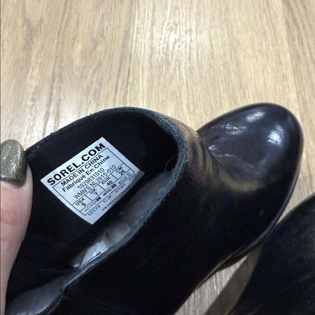 Sorel Joan of Arctic Wedge II Zip Boot - Black Patent Leather, Size 9