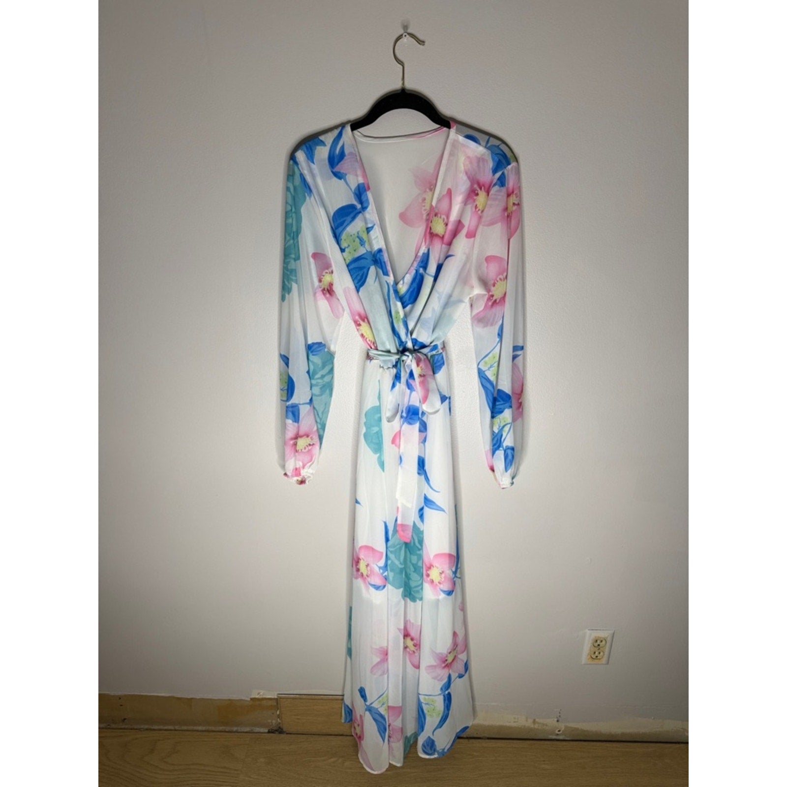 White Floral Wrap Maxi Dress with Pink & Blue Blooms Long Sleeve Size Large