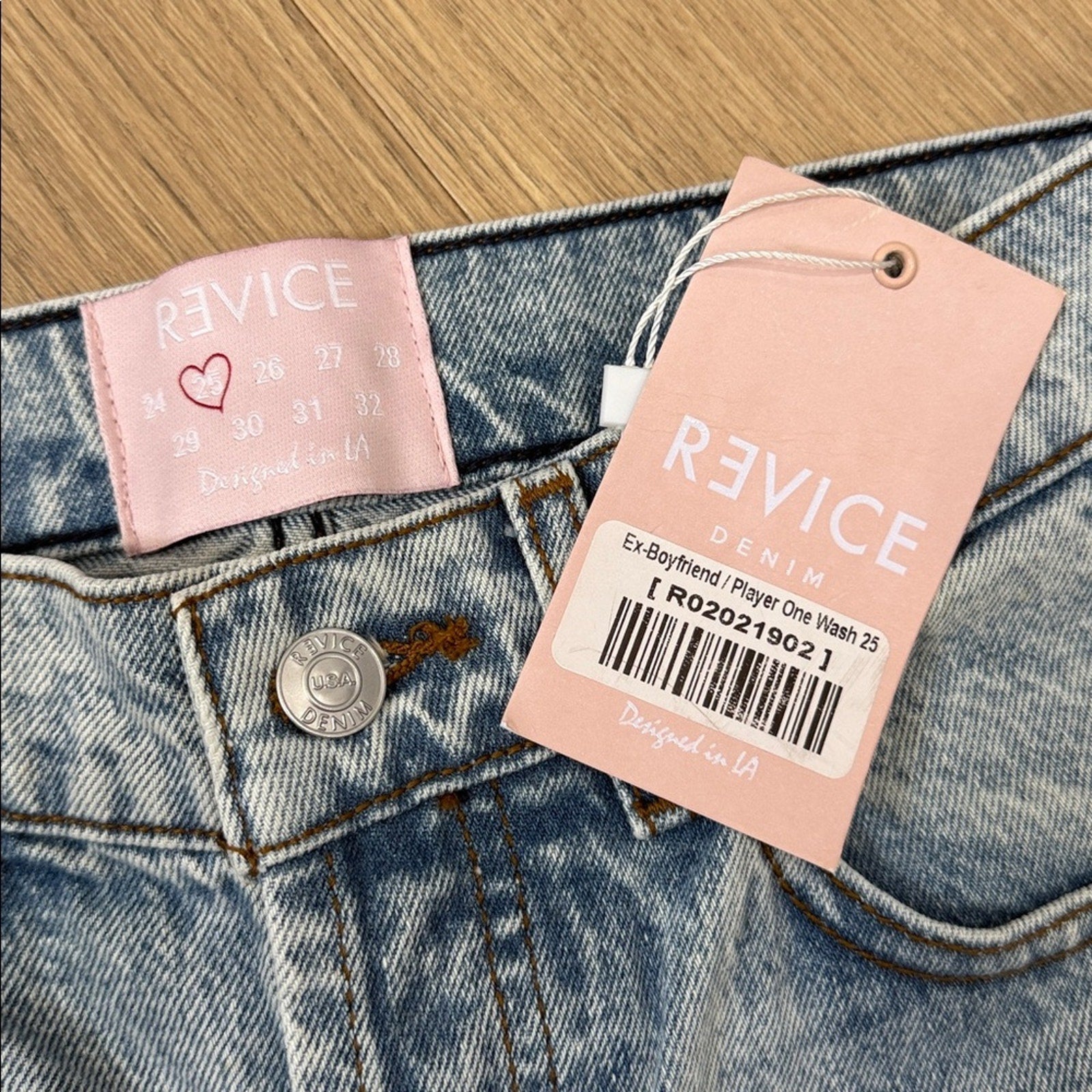 REVICE Ex Boyfriend Player One Wash Distressed Denim Jeans Size 25 NEW!