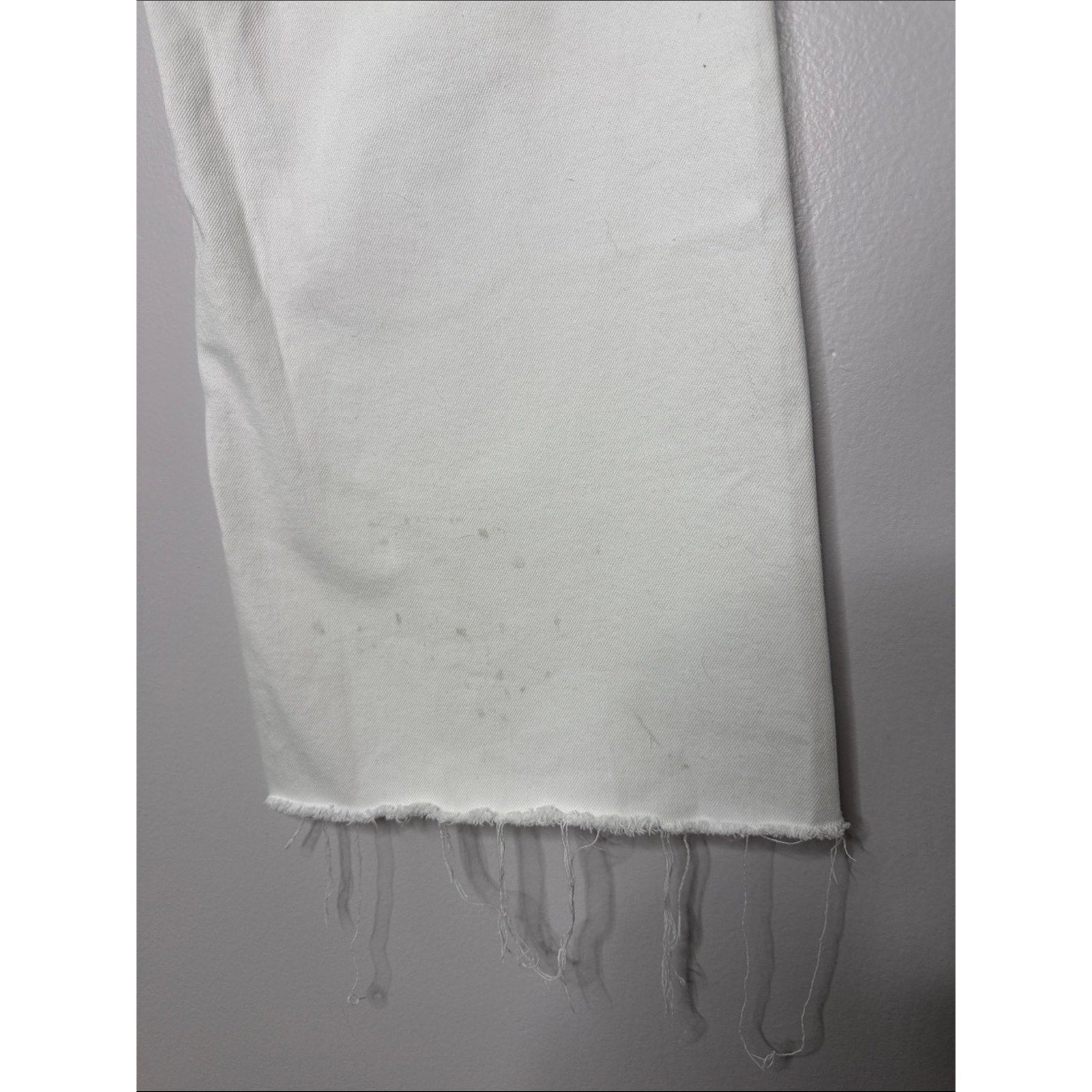 Zara White High-Waist Wide Leg Raw Hem Jeans Size 4