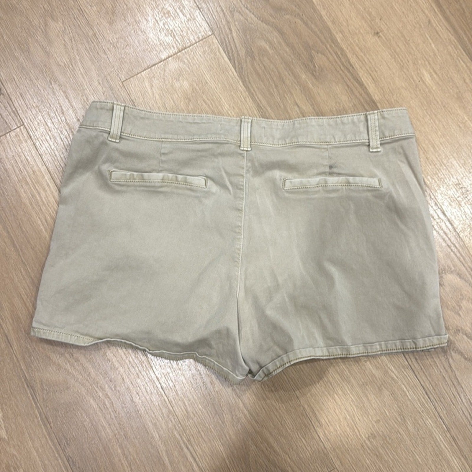 SO Khaki Chino Style Cotton Blend Women's Shorts Size 16