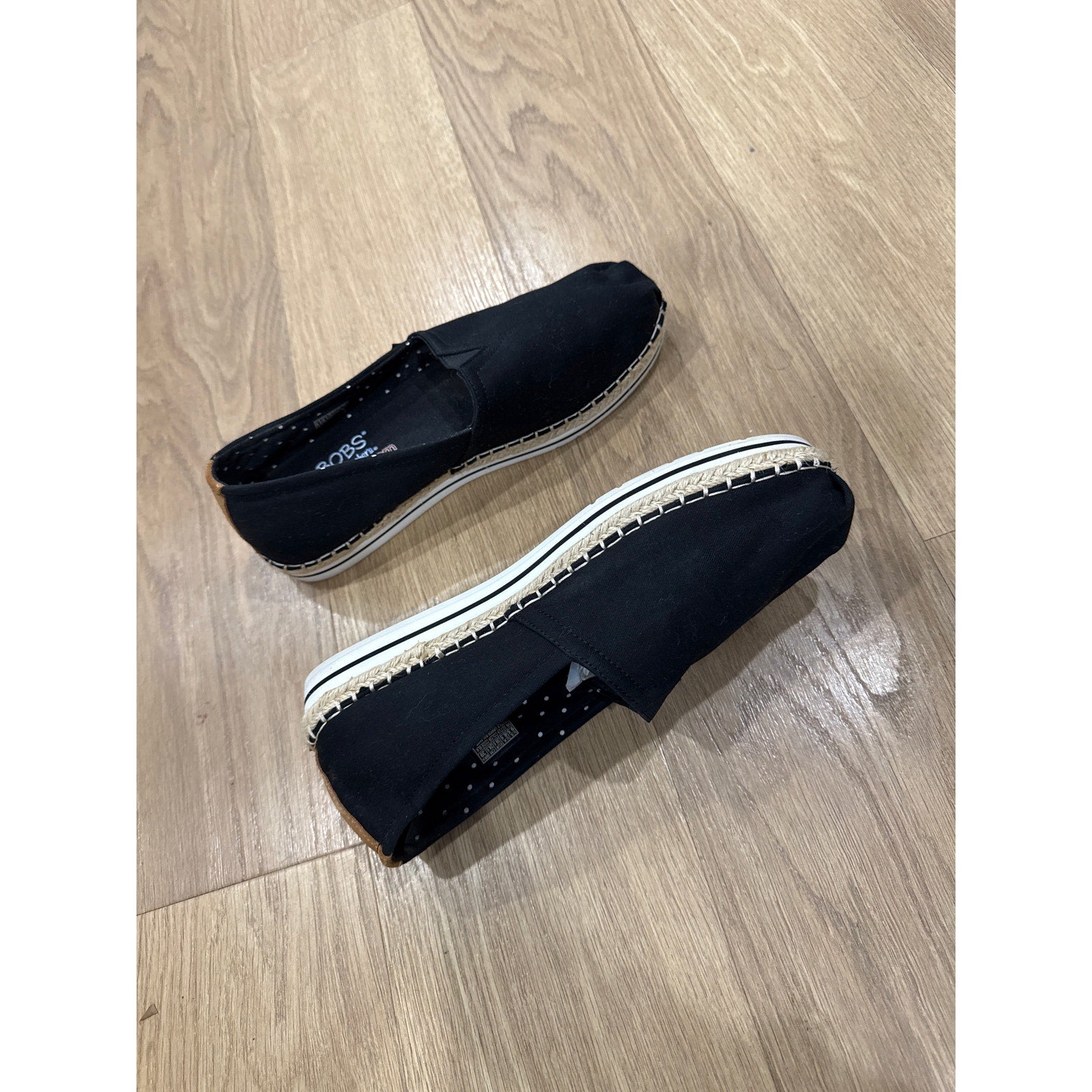 Sketchers BOBS Breeze Women's Slip On Espadrille Canvas Memory Foam Jute Detail Espadrilles Size 9.5