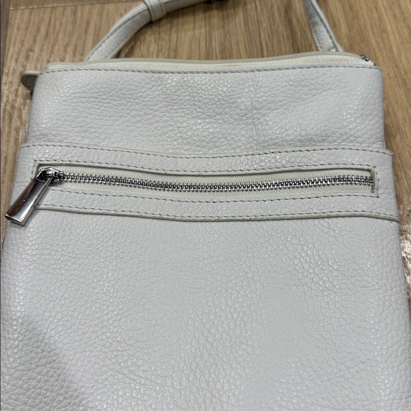 Giani Bernini Multi Pocket Simple Silver Hardware White Leather Crossbody